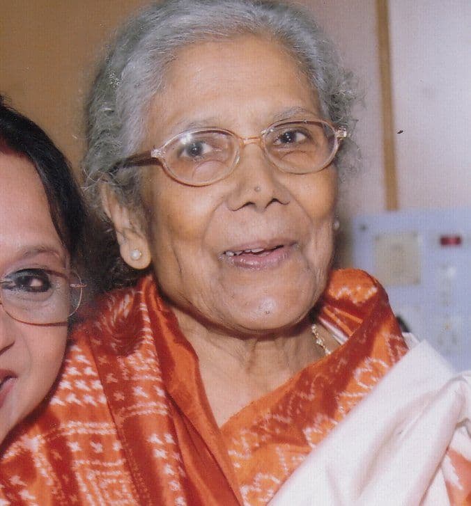 Sandhya Mukhopadhyay, one of the voices who carried the annual HMV Puja slate through its golden age.